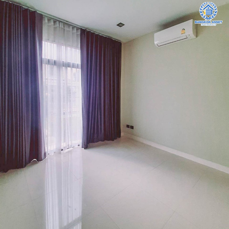 *****บ้านเดี่ยวมือสอง ย่านนนทบุรี ม.เพอร์เฟคมาสเตอร์พีซ รัตนาธิเบศร์ หลังมุม ใหญ่กว่า 150.9 ตร.ว. ฟังก์ชัน 6 ห้องนอน 6 ห้องน้ำ จอดรถได้ 4 คัน พร้อมบรรยากาศโครงการสุด Luxury บนทำเลเชื่อมต่อทุกการเดินทาง เพียง 400 เมตรถึง MRT ไทรม้า ใกล้จุดขึ้นทางด่วนงามวงศ์วาน